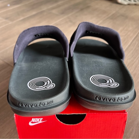 Nike Offcourt Slides - Picture 9 of 11